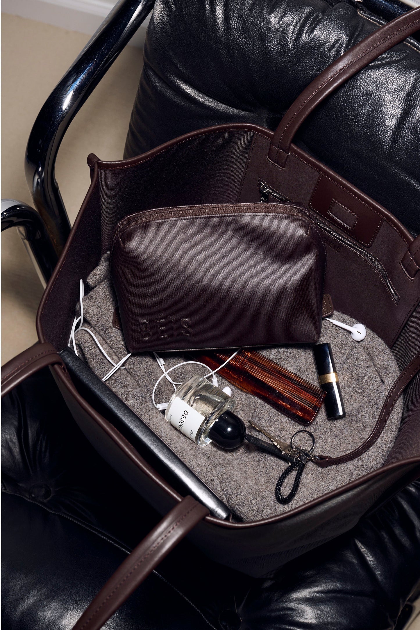 The Small Cosmetic Pouch in Espresso