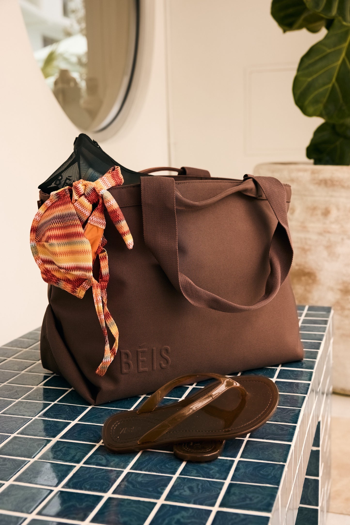 The Travel Tote in Maple